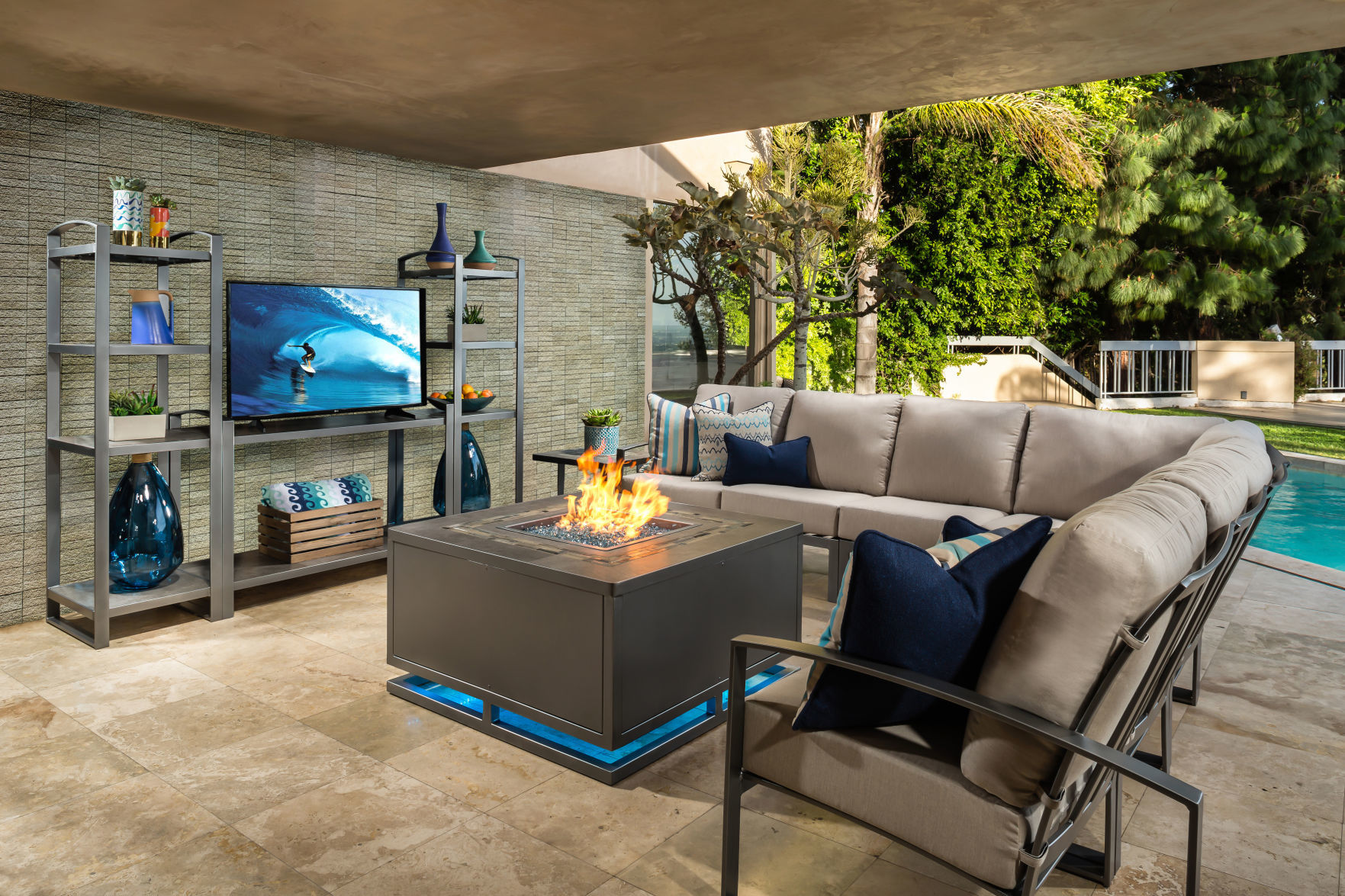 Pacifica2017Seating1-Hi.jpg